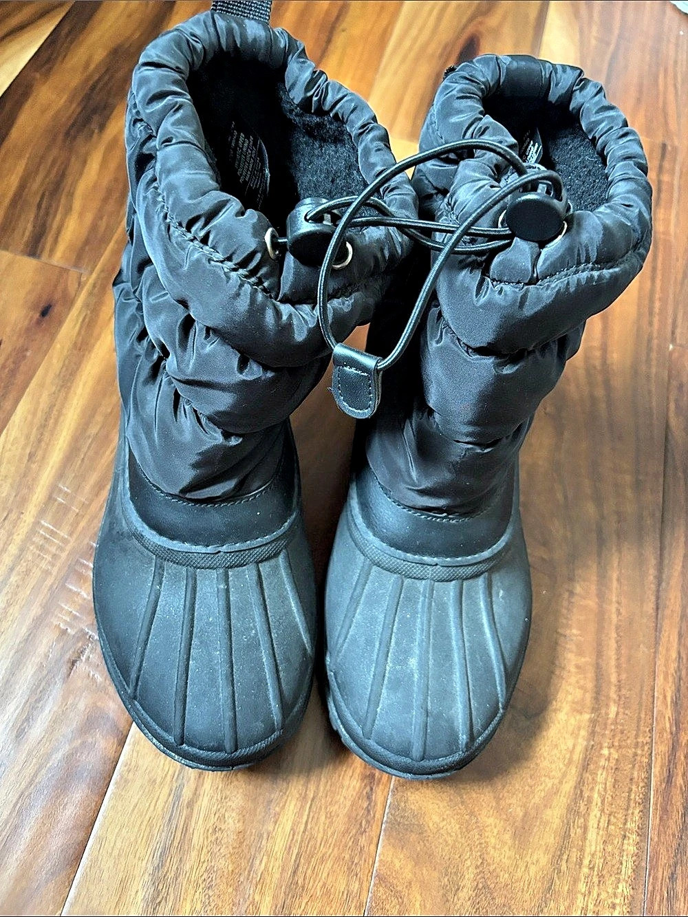 Chooka Nylon Puffer Mid Cold Weather Boot Black US 6